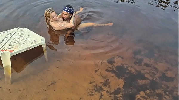 TUVE SEXO CON PATRICINHA CON EL PELO TATUADO EN LA PLAYA NUDE | Joao O Safado - Rubia Luxx