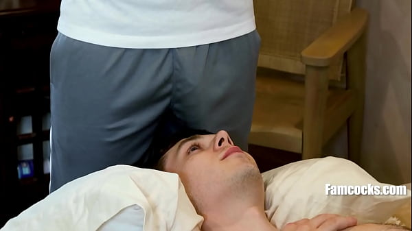 Animar la polla de su padrastro hace el truco - Dakota Lovell, Brody Kayman