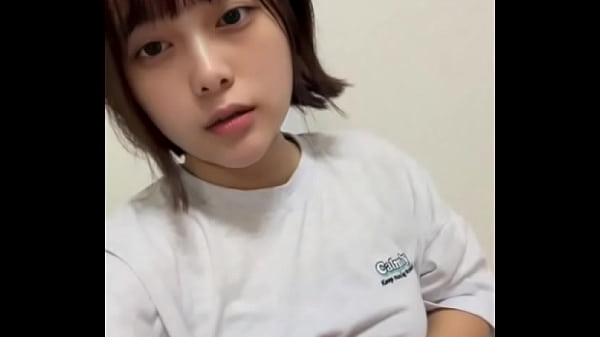 [Video de masturbación con teléfono inteligente] Me masturbo 4 veces por semana, pero hoy gemí mucho & hellip_.