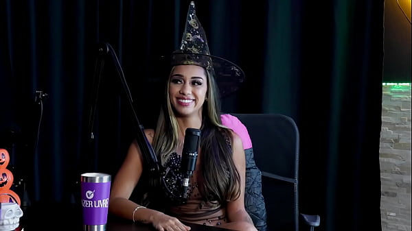 She met her husband in a swing house, they slowly introduced fetishes, her first time was on a recording, and about taking it up the ass and in the pussy... - Casal Fada Prazeres (SHEER/RED) Halloween