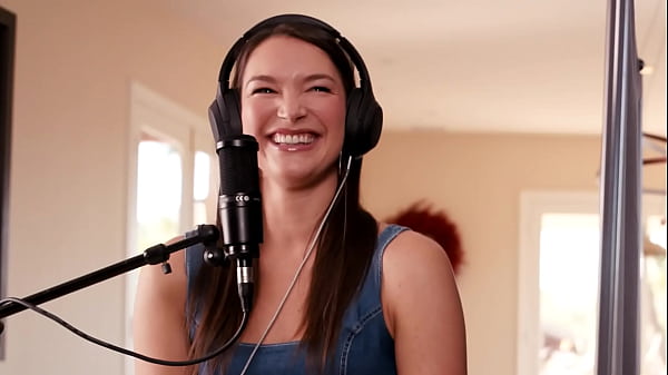 La SEXY regina dalle gambe lunghe Katrina Colt si arrabbia dal suo appuntamento al buio con Dante Colle