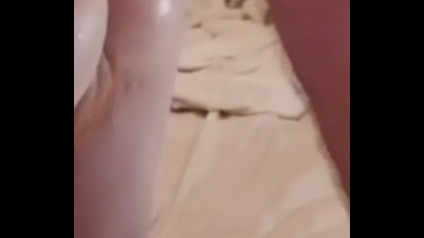 ¡Follando su culito apretado después de unas copas!