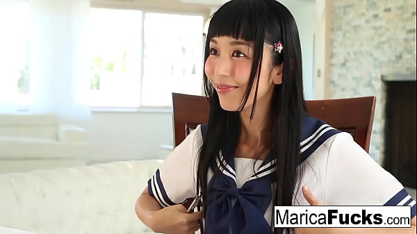 Marica Hase recibe una lección de inglés con un toque diferente