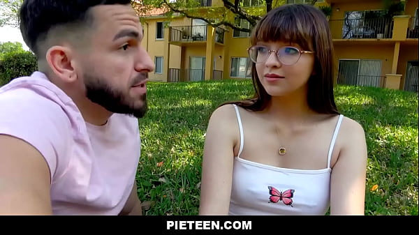 Bella adolescente balla adolescente