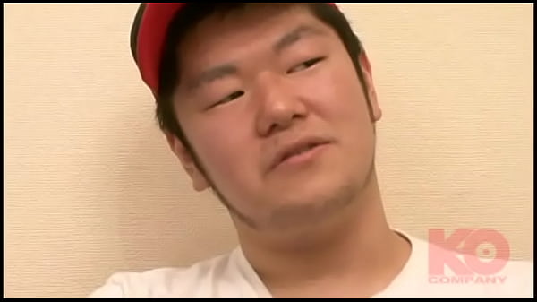 (1/3)Jovem sóbrio de 18 anos com um pau grande! À medida que o sexo avança....