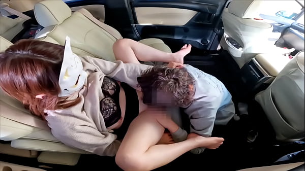 Một phụ nữ đã có gia đình bị bắt phải thủ dâm và xuất tinh vào miệng và bắn tinh vào âm đạo