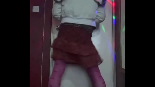 sissy crossdresser wants you to join him in a piss party