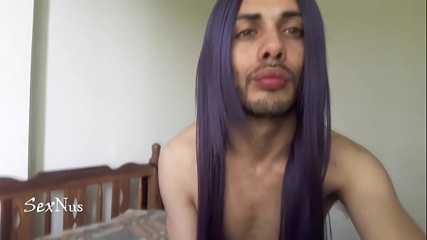 Ich kämme meine wundervolle Perücke