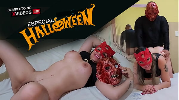 Corno Manso verloste die Muschi und den Arsch seiner Frau, der Gewinner fickte ihn in den Fuß – Halloween-Special – Cristina Almeida – Verlosung 4 | Komplett auf ROT!
