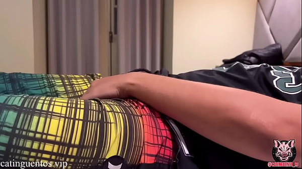 Married man jumped the fence to get a blowjob from a man