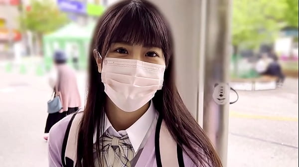 Airi (18)/J who is usually friends, but when it's just the two of them, she makes a serious love move towards her boyfriend [1st period] She becomes a J and shakes her beautiful F cup breasts while having raw sex piston! Completely seeded all the way to the back