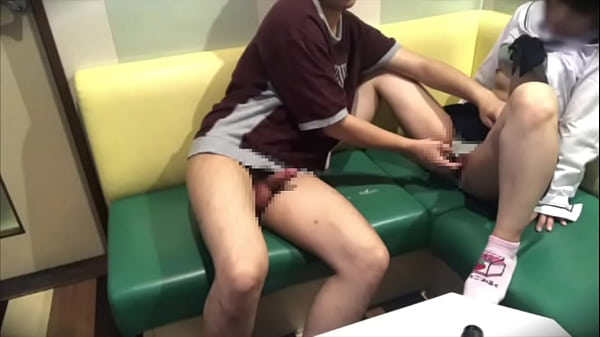 Pose adolescenti piccanti e impertinenti - pompino