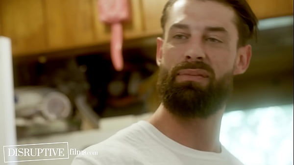 Ehefrau findet die geheime Schwulenaffäre ihres Mannes heraus – Alpha Wolfe, Isaac X – DisruptiveFilms