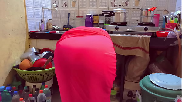 Indische Glory-Hole-Stiefmutter genießt sein erstes Glory-Hole von Stiefsohn