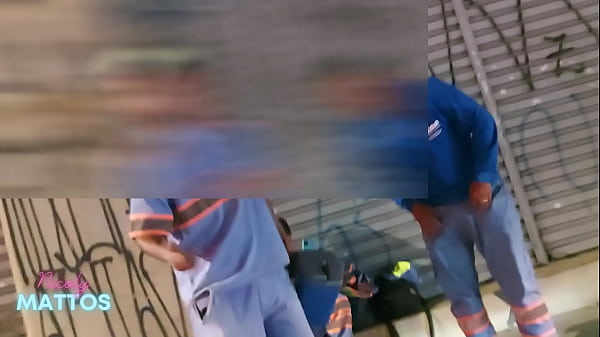 Eine Blondine und eine Brünette in Uber nackt mitten auf der Straße in der Stadt S&atilde_o Paulo – Dai Da Praia – Casal Da Praia Ofc – Paulinho Da Praia Grande – Lukas Zaad – Casal Mattos