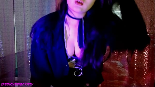 Quente Asiática Empregada Quer Foder Você