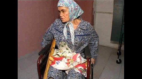 Bà Effie đấu với 3 kẻ xấu