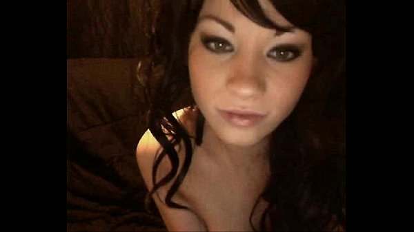 免费表演梦幻凤凰吮吸自己的脚趾并舔脚